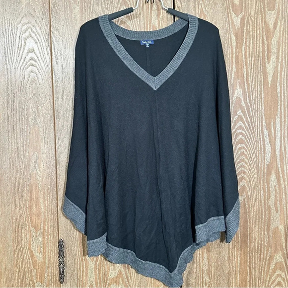 Splendid Women's Cashmere Poncho Sweater Small Black with Grey Collar V-Neck top - Picture 1 of 6